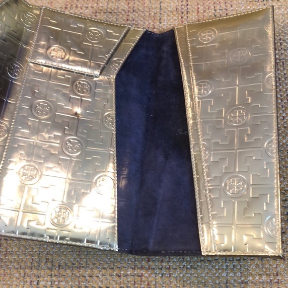 TORY BURCH Trifold Metallic Gold Logo Envelope Clutch W Blue Suede Lining 9x4.5 - Picture 3 of 6